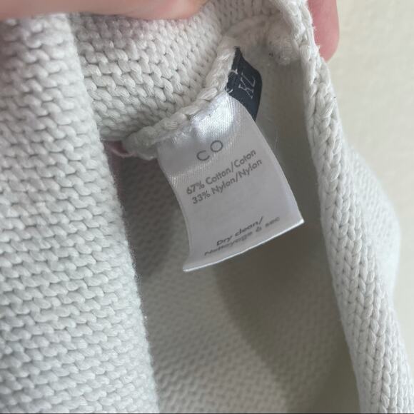 CO Collections White Sleeveless Sweater - Picture 9 of 10